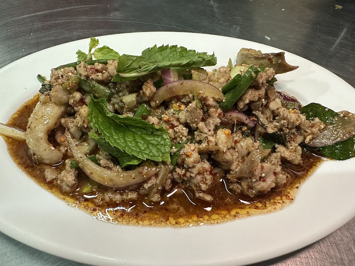 Chim Chum Suthiporn - Photo 2