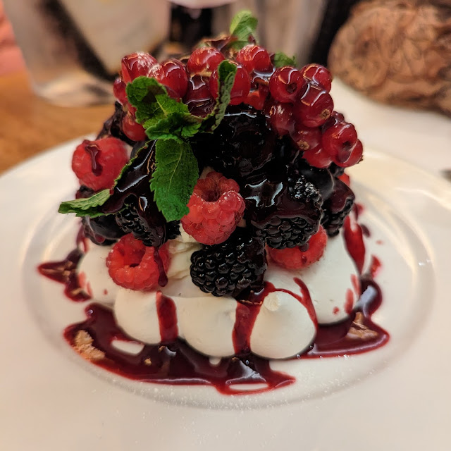 Pavlova with Fresh Red Fruits and BG-Style Coulis