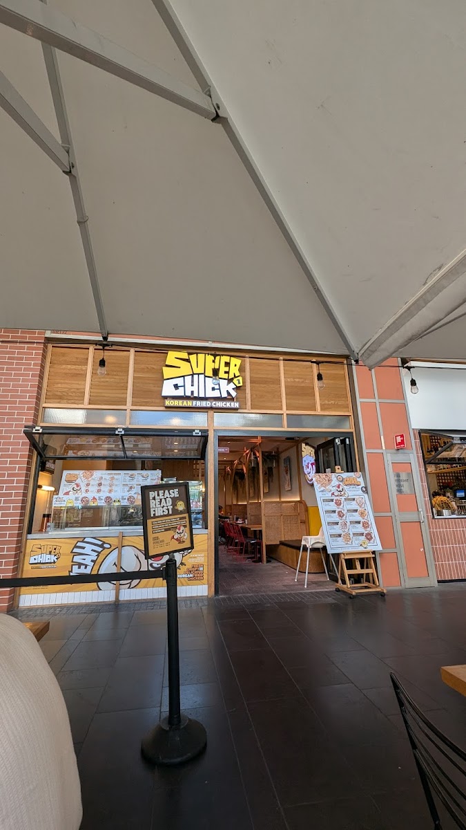 SUPER CHICK 1
