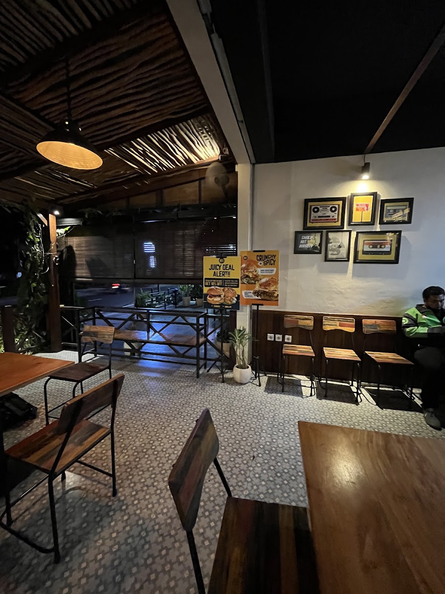 Daeng Burger Umalas - Bali - Photo 2
