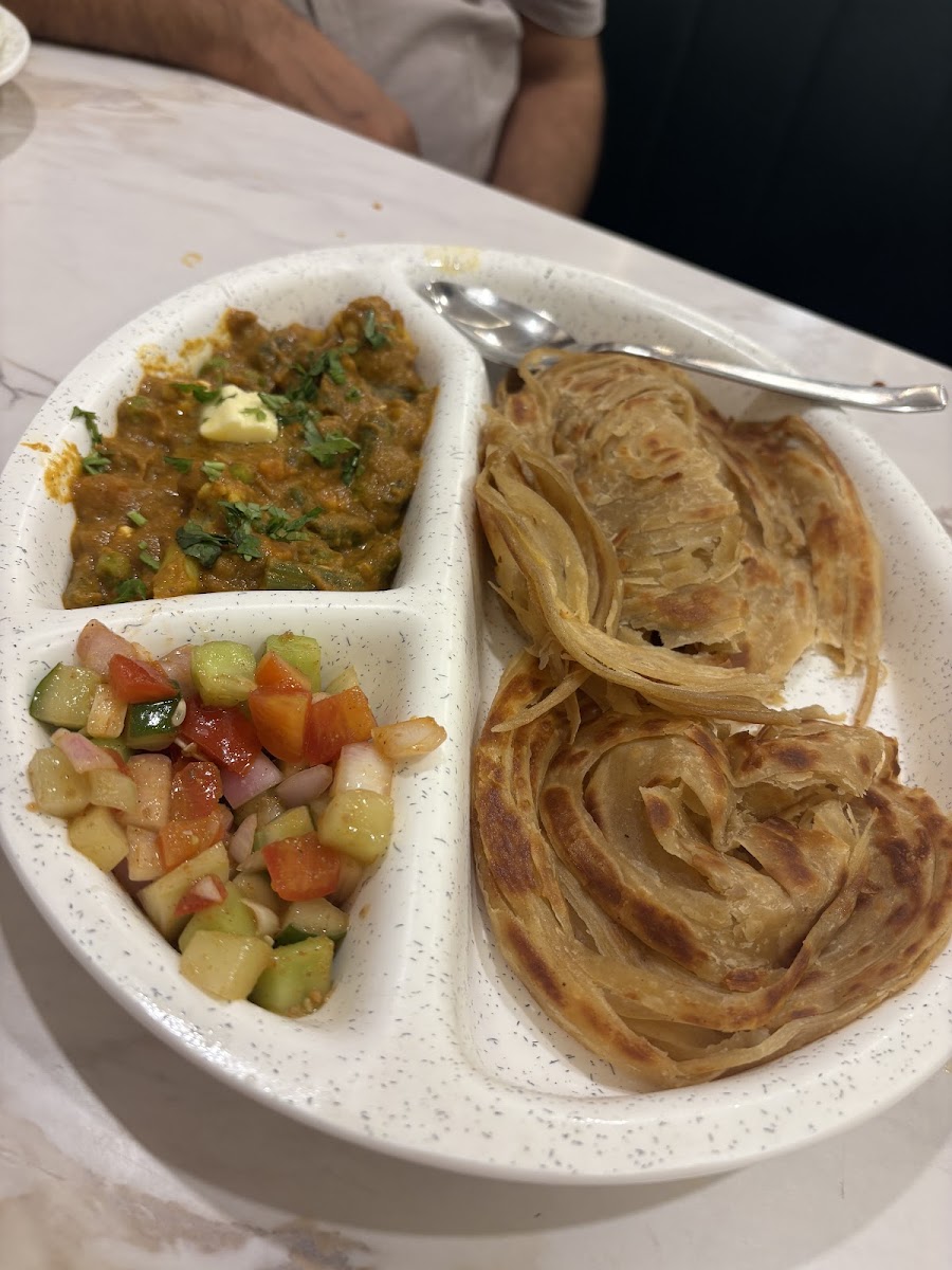 Unaav - The Dakshin Cafe (Paschim Vihar) - Photo 4