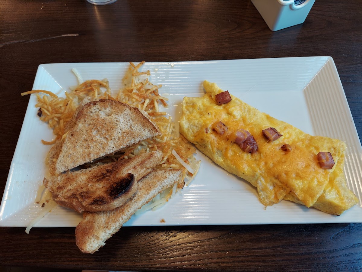 Capones Bar and Grill - Photo 3