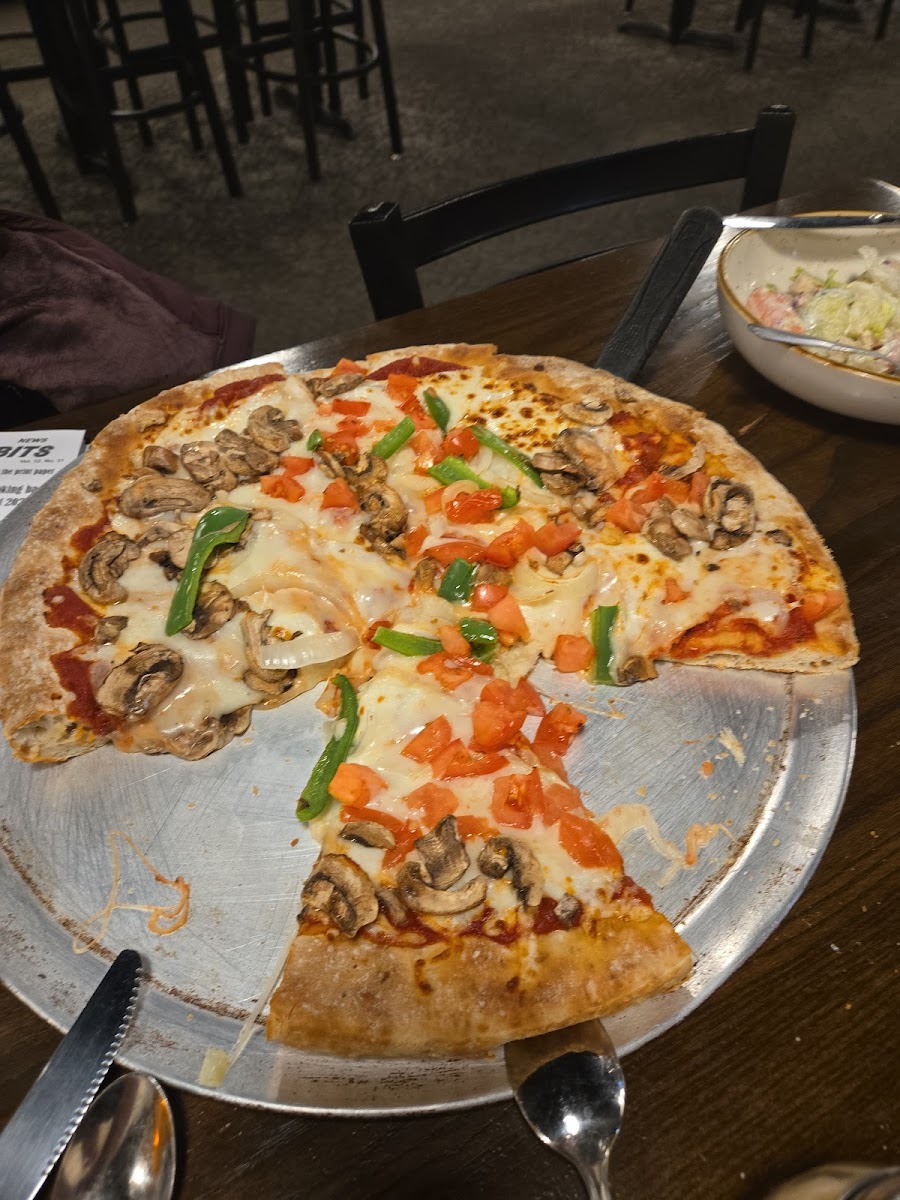 Capones Bar and Grill - Photo 5