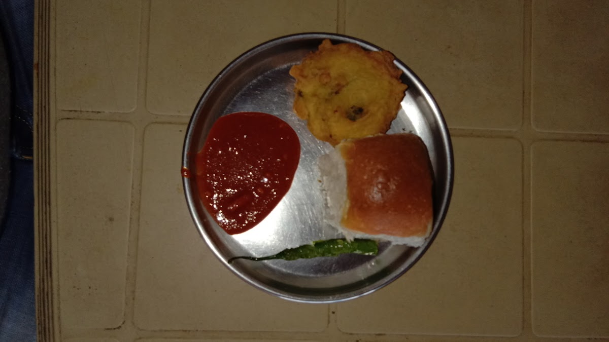 Aaswad Vadapav Center - Photo 9
