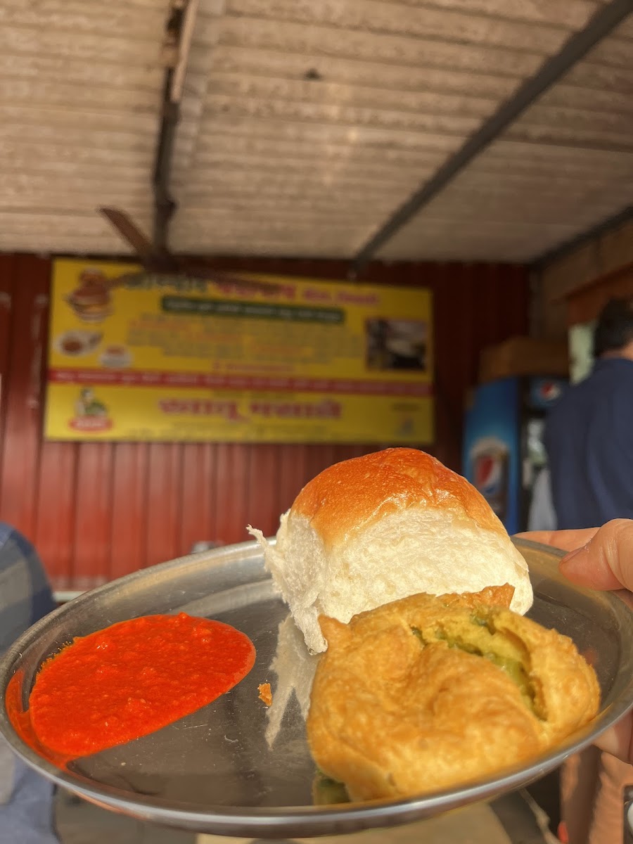 Aaswad Vadapav Center - Photo 3