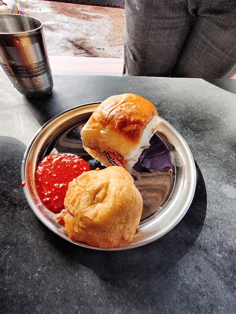 Aaswad Vadapav Center - Photo 5