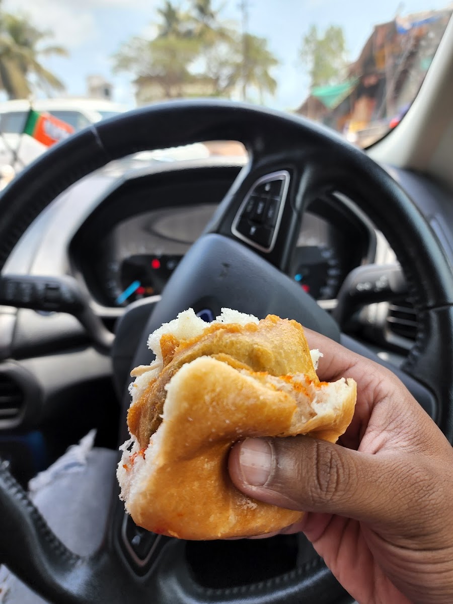 Aaswad Vadapav Center - Photo 7