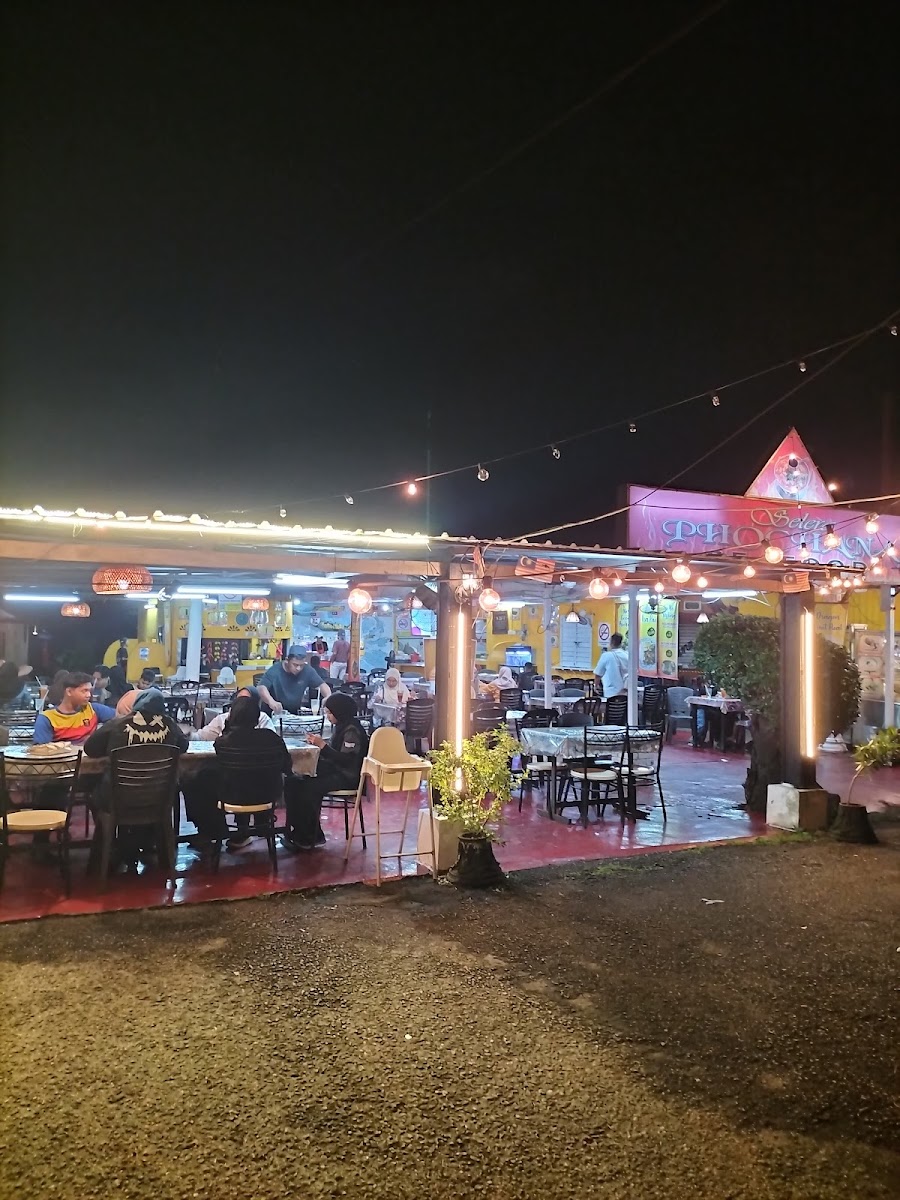 Selera Phochana Seafood - Photo 1