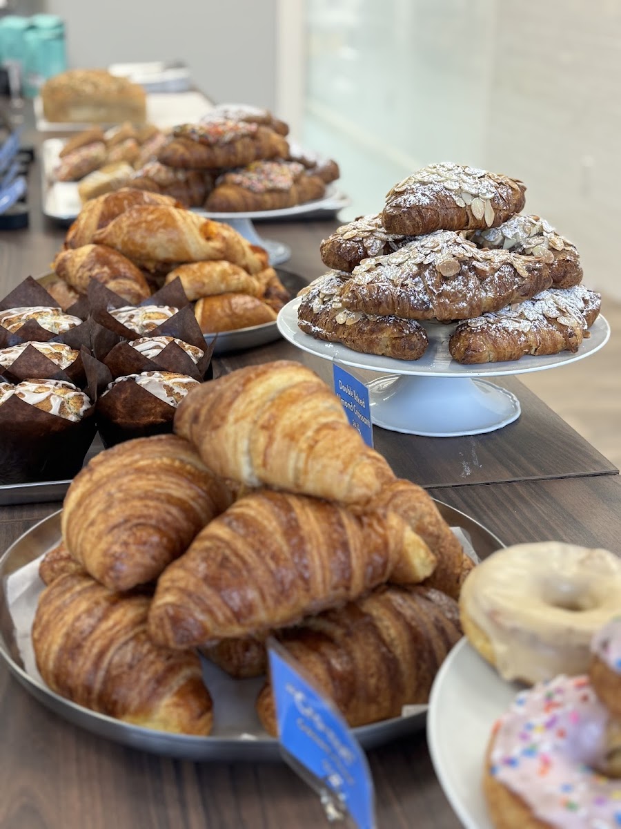 Bar Down Bakery - Photo 1