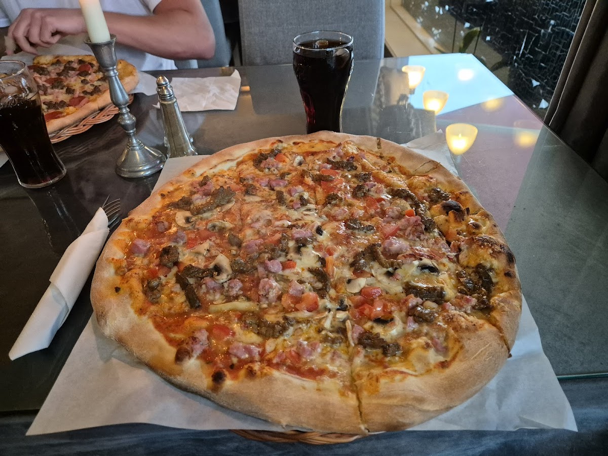 Lille Milano pizza og kebab restaurant - Photo 2