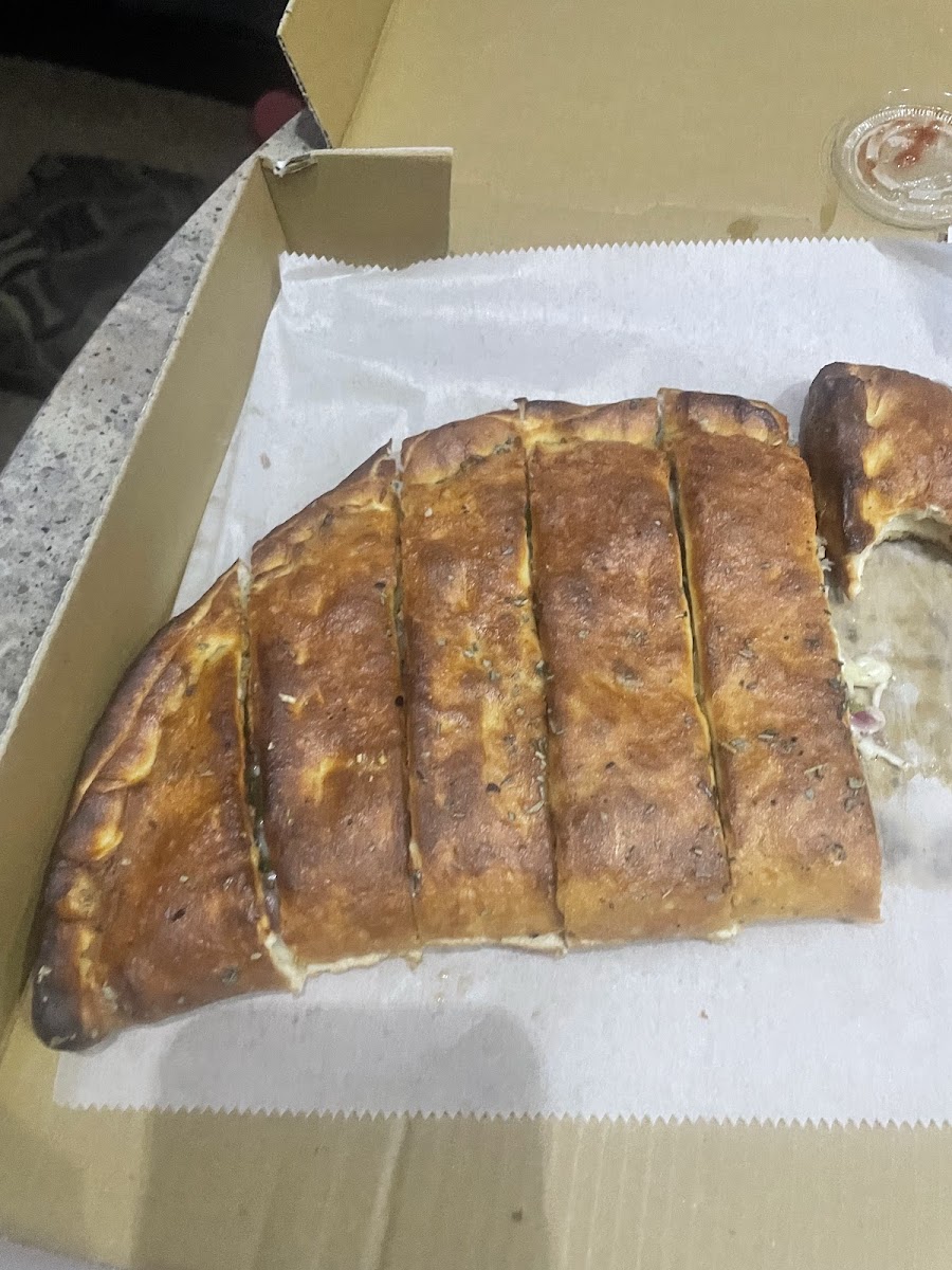Alba-Golden Pizza Cafe - Photo 4