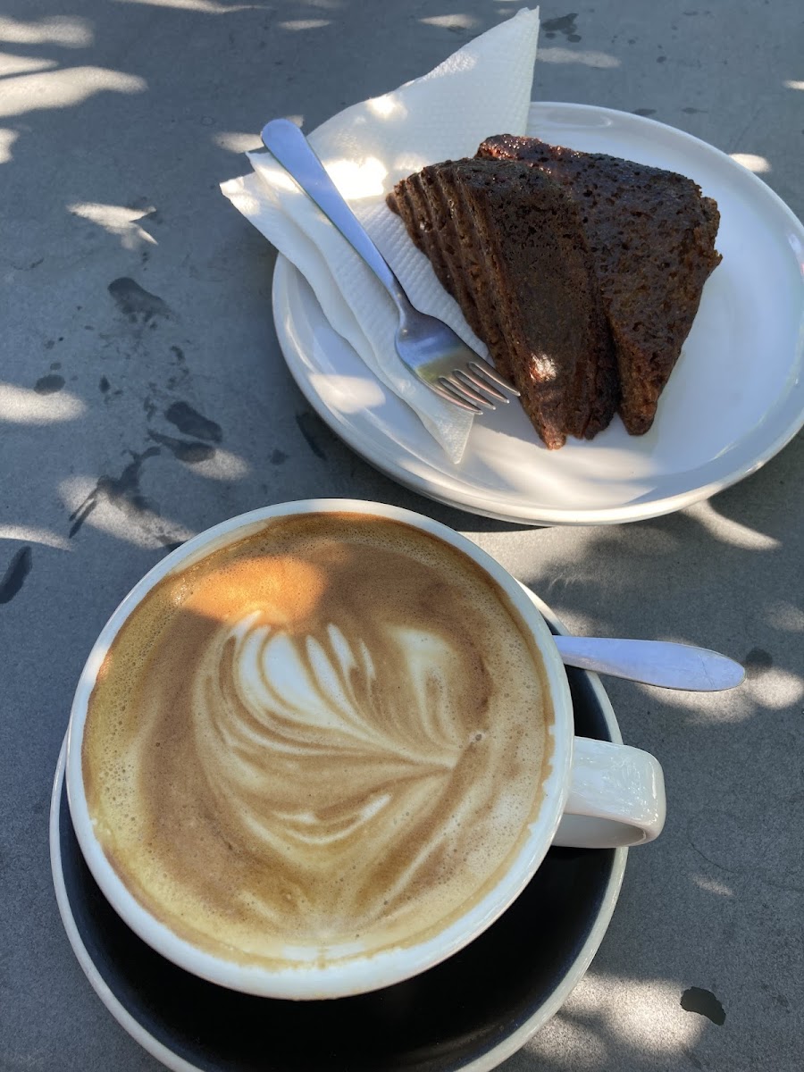 Erb 'N' Flo Breakfast & Coffee Bar - Photo 5