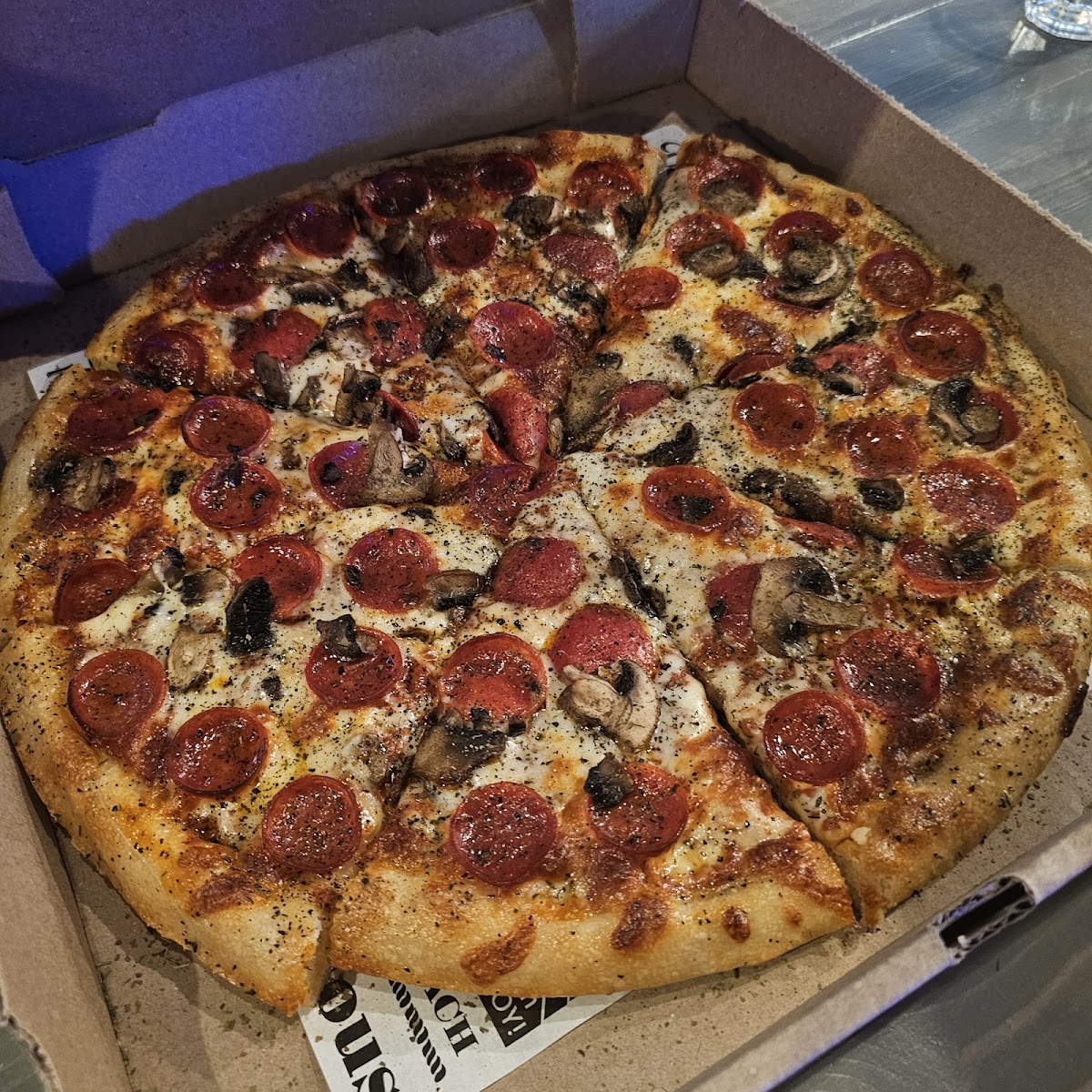 Harters 6th Street Pizza and Wings - Photo 1