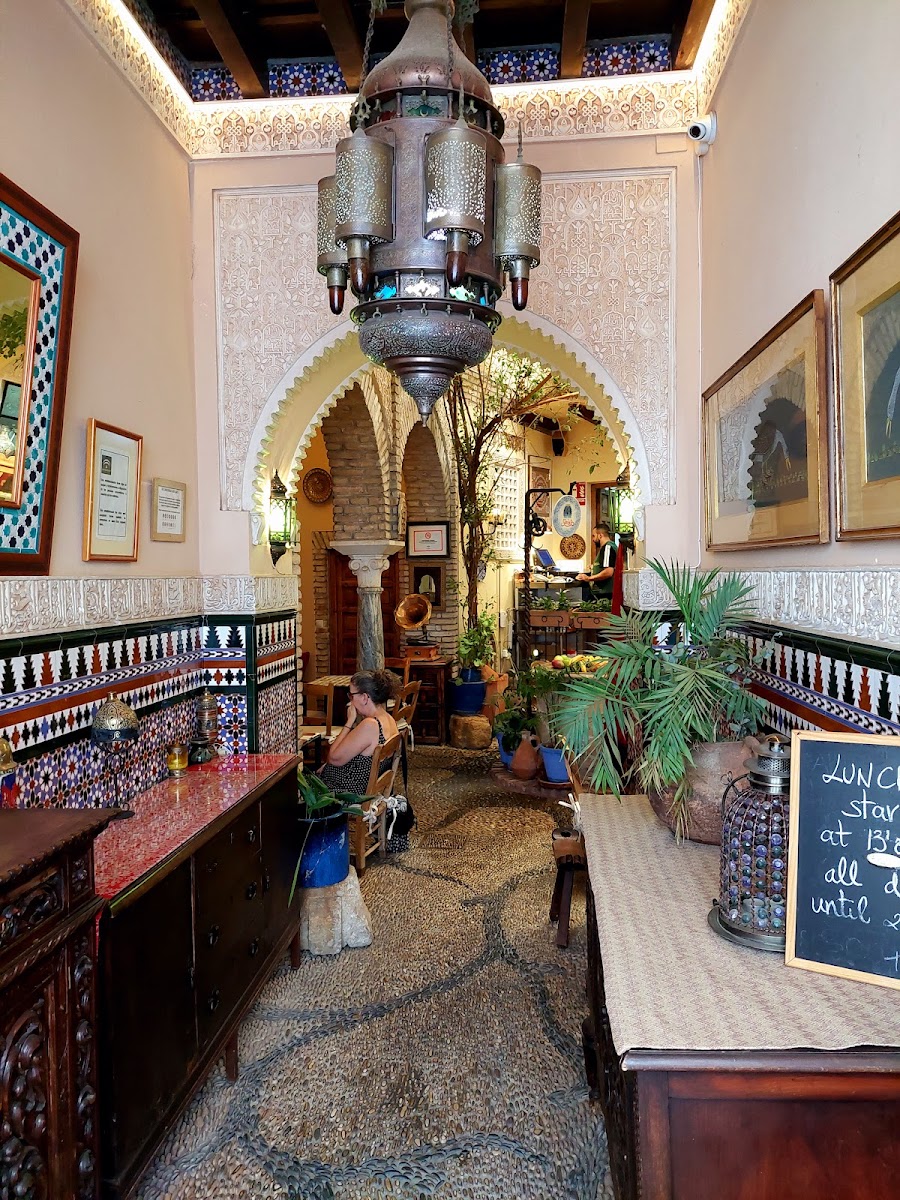 Tea Room - Photo 2