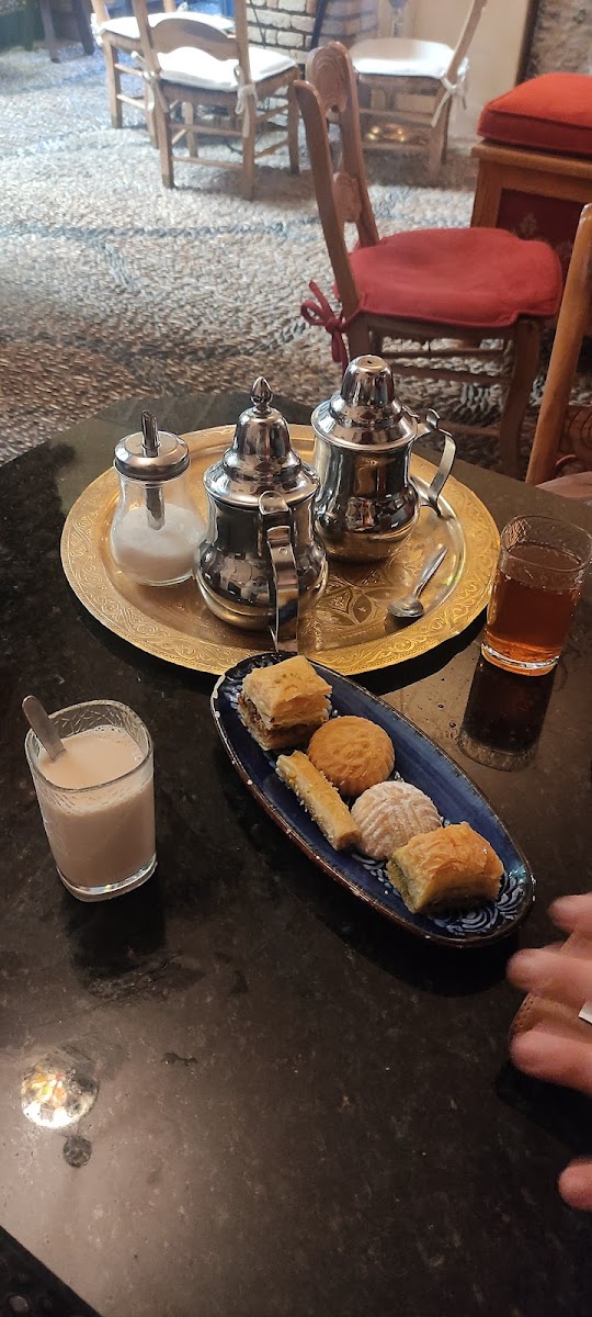 Tea Room - Photo 7
