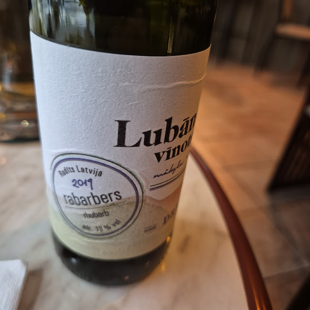 Ruhbarb Wine