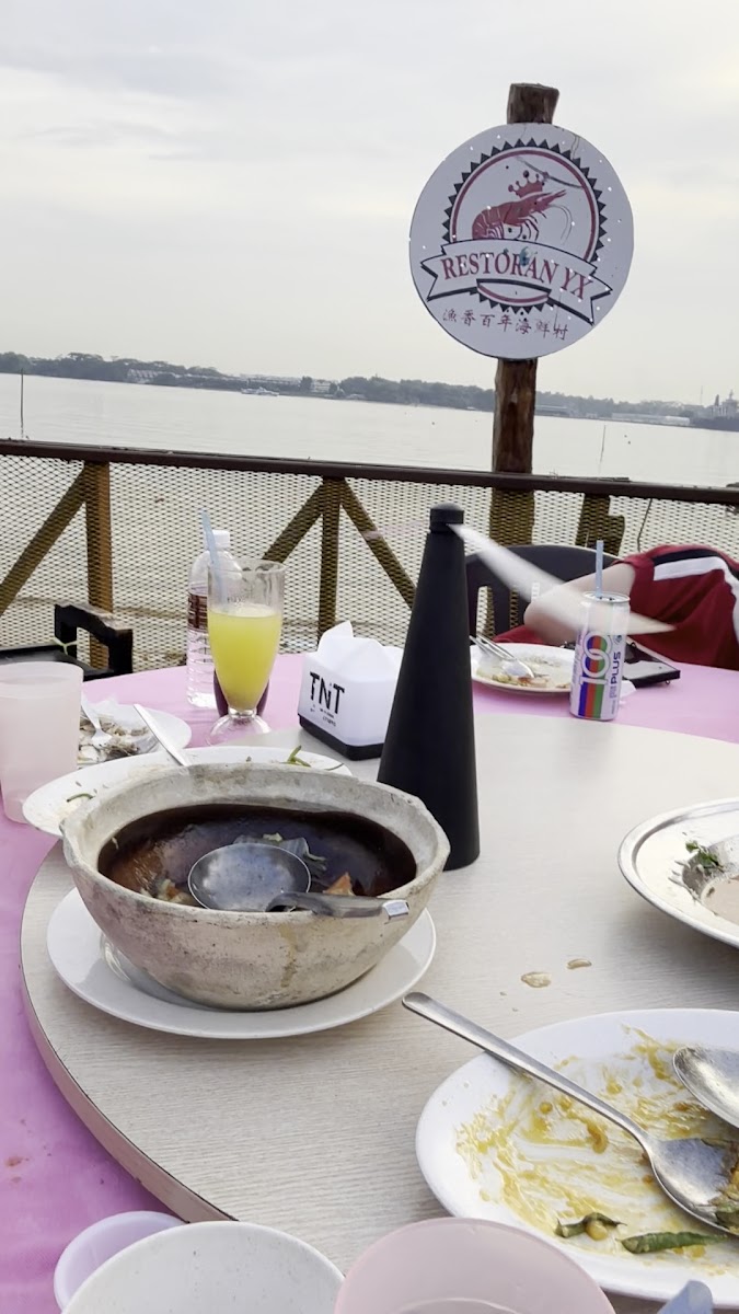 RESTORAN YX 渔香百年海鲜村 (Kampung Teluk Jawa) - Photo 1