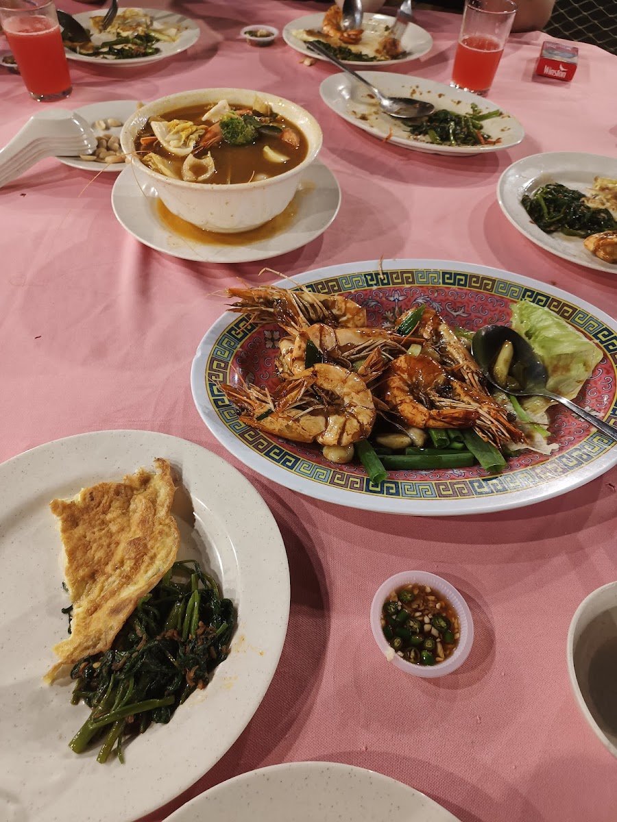 RESTORAN YX 渔香百年海鲜村 (Kampung Teluk Jawa) - Photo 7