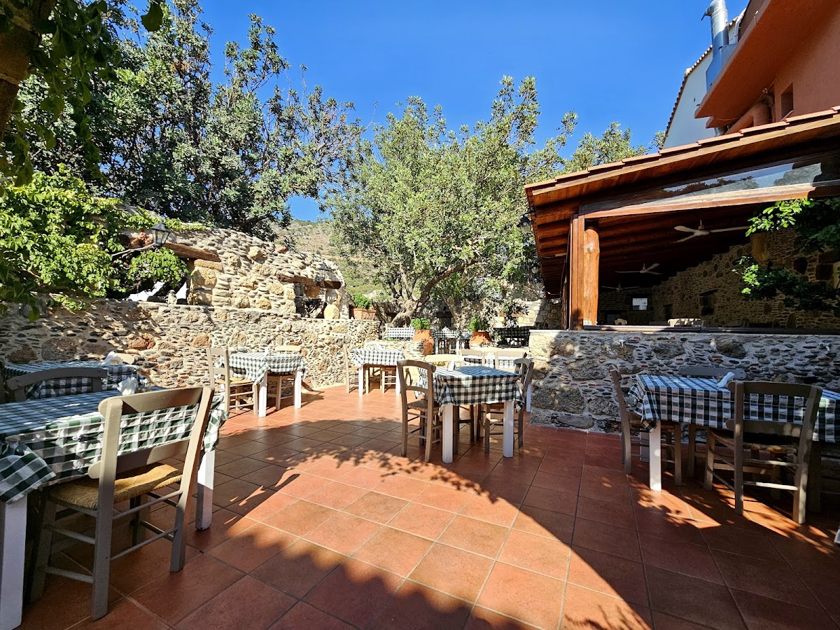 Rebetiko Taverna