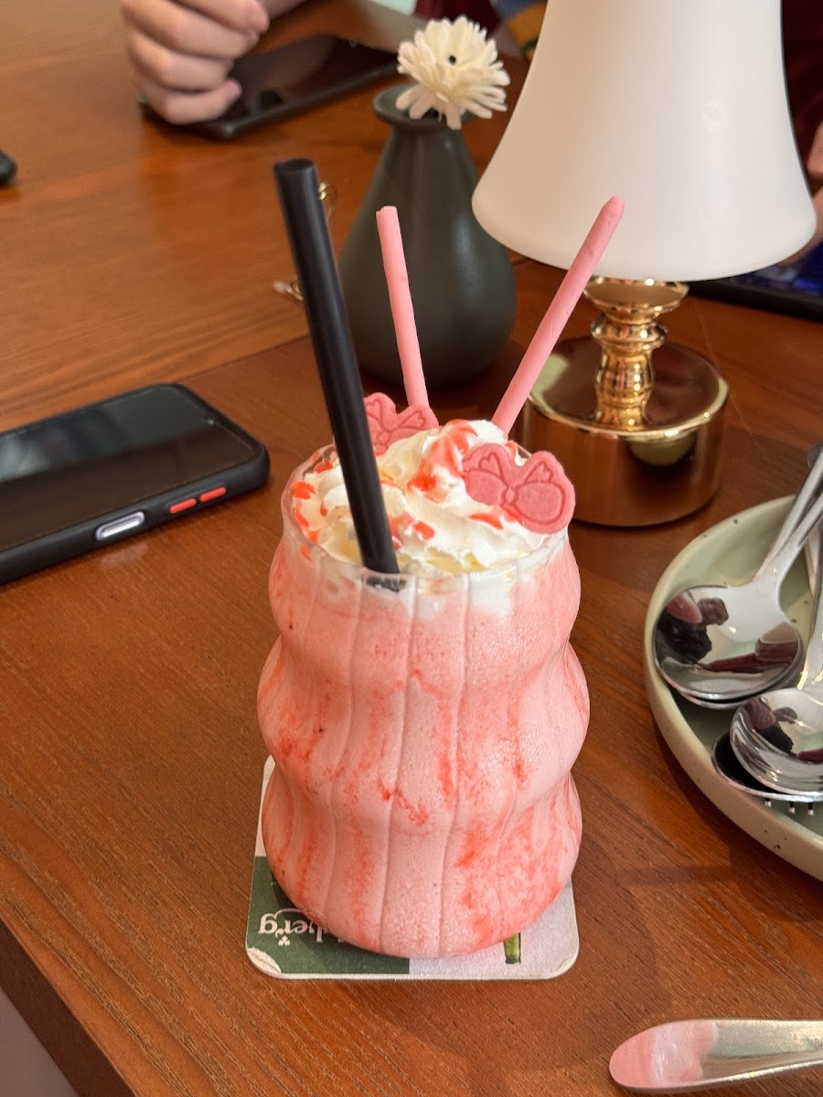 The Palm Cafe & Bistro - Photo 9