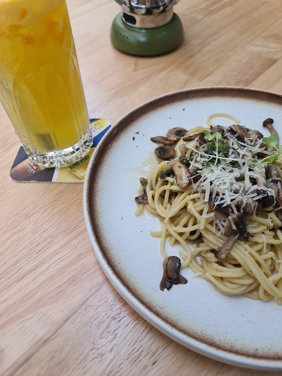The Palm Cafe & Bistro - Photo 7