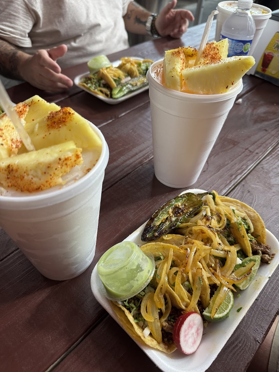 Taqueria La Mexicana - Photo 5