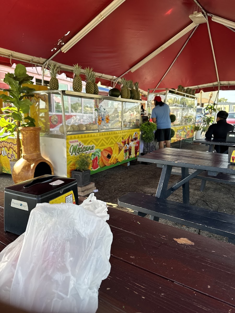 Taqueria La Mexicana - Photo 7