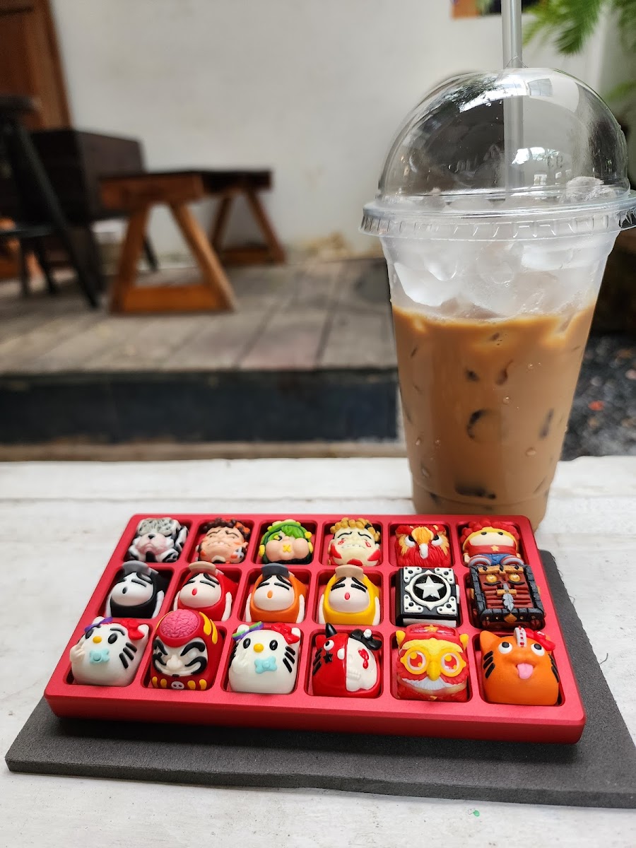 Bamos Coffee Quận 7 - Cà phê 24h - Photo 4