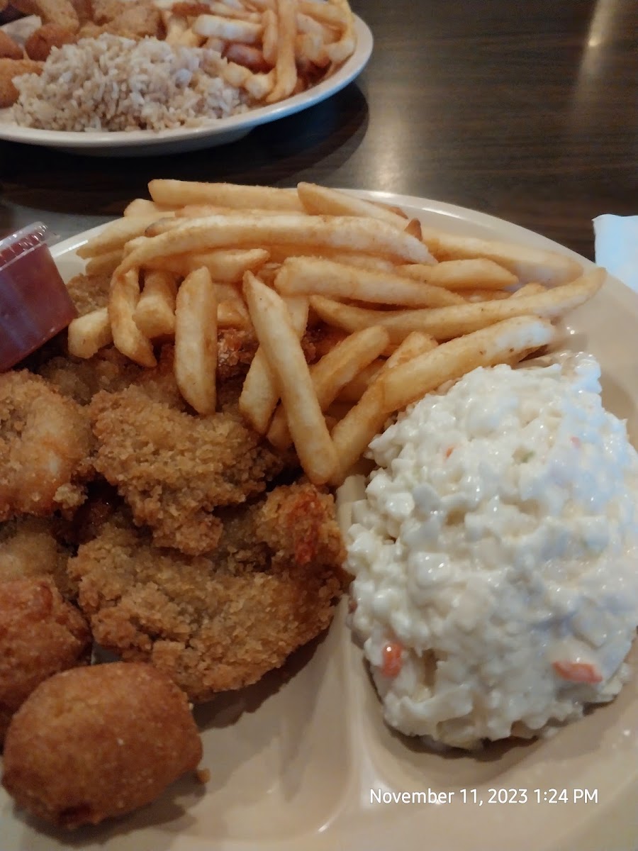 Family Style Chicken & Seafood - Photo 1