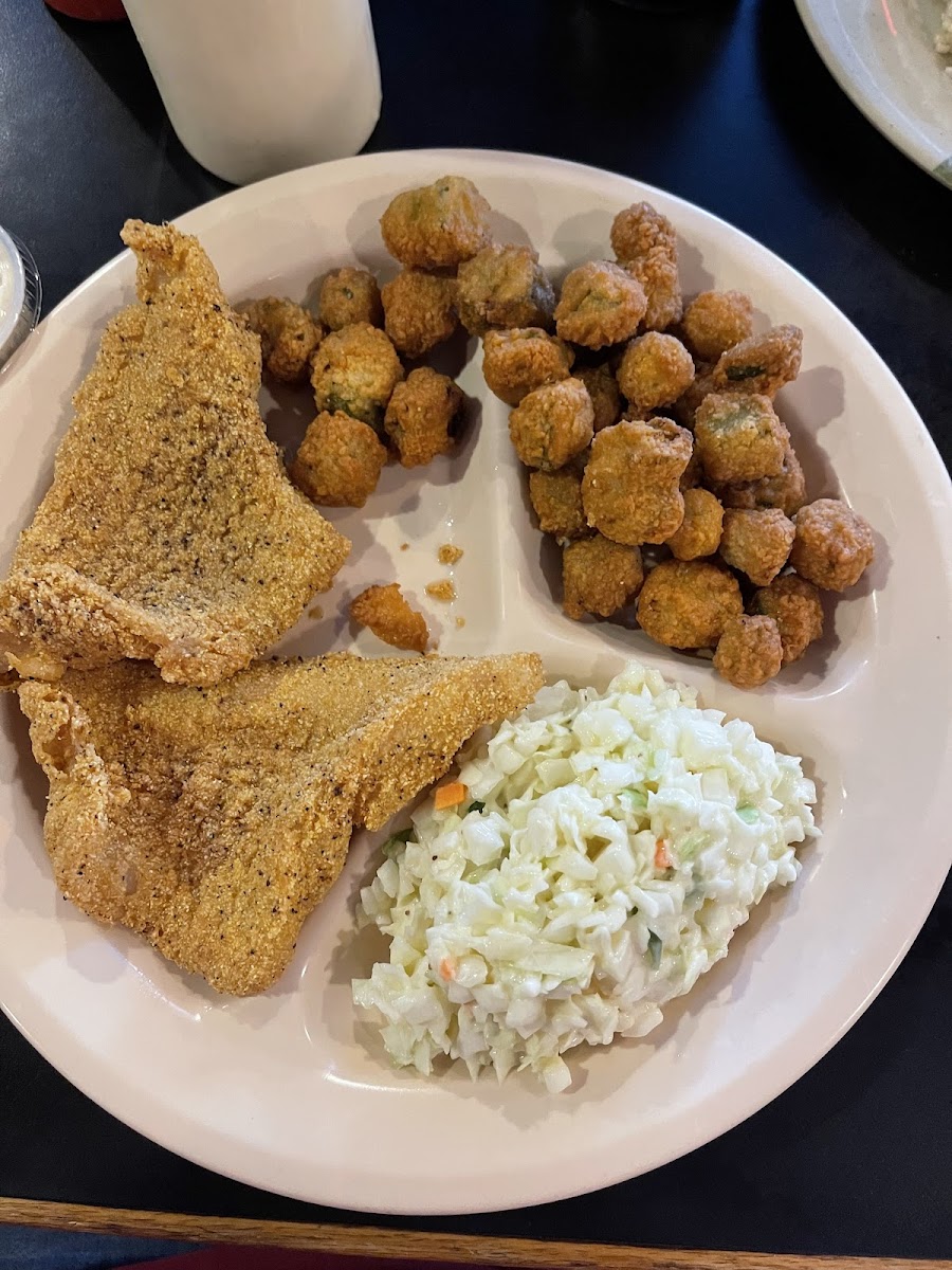 Family Style Chicken & Seafood - Photo 4