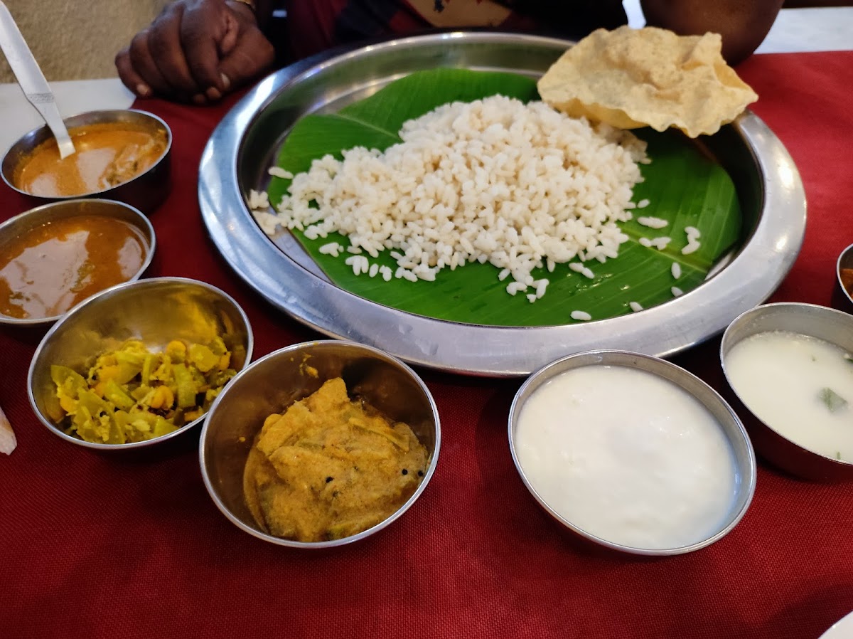 Kairali Restaurant and Lodging - Photo 2
