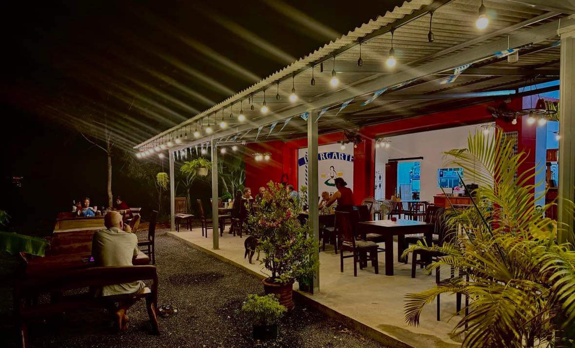 Beergarden Soi 8