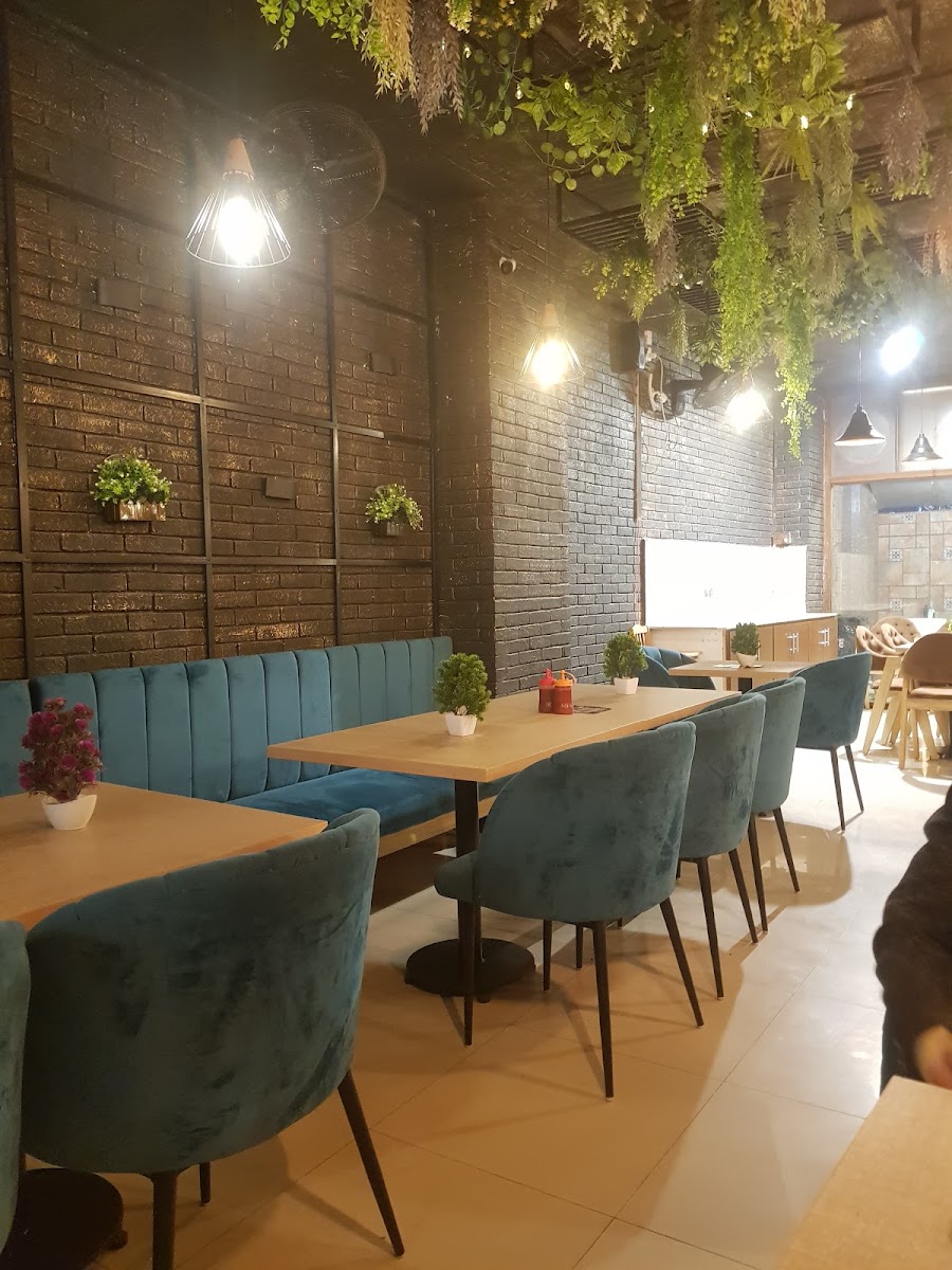 FENDI CAFE SIALKOT - Photo 5