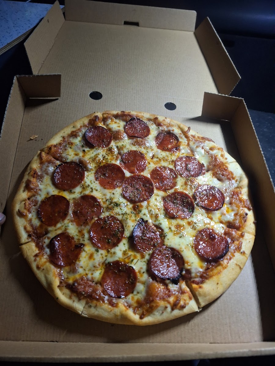 Jaws Pizza - Photo 9