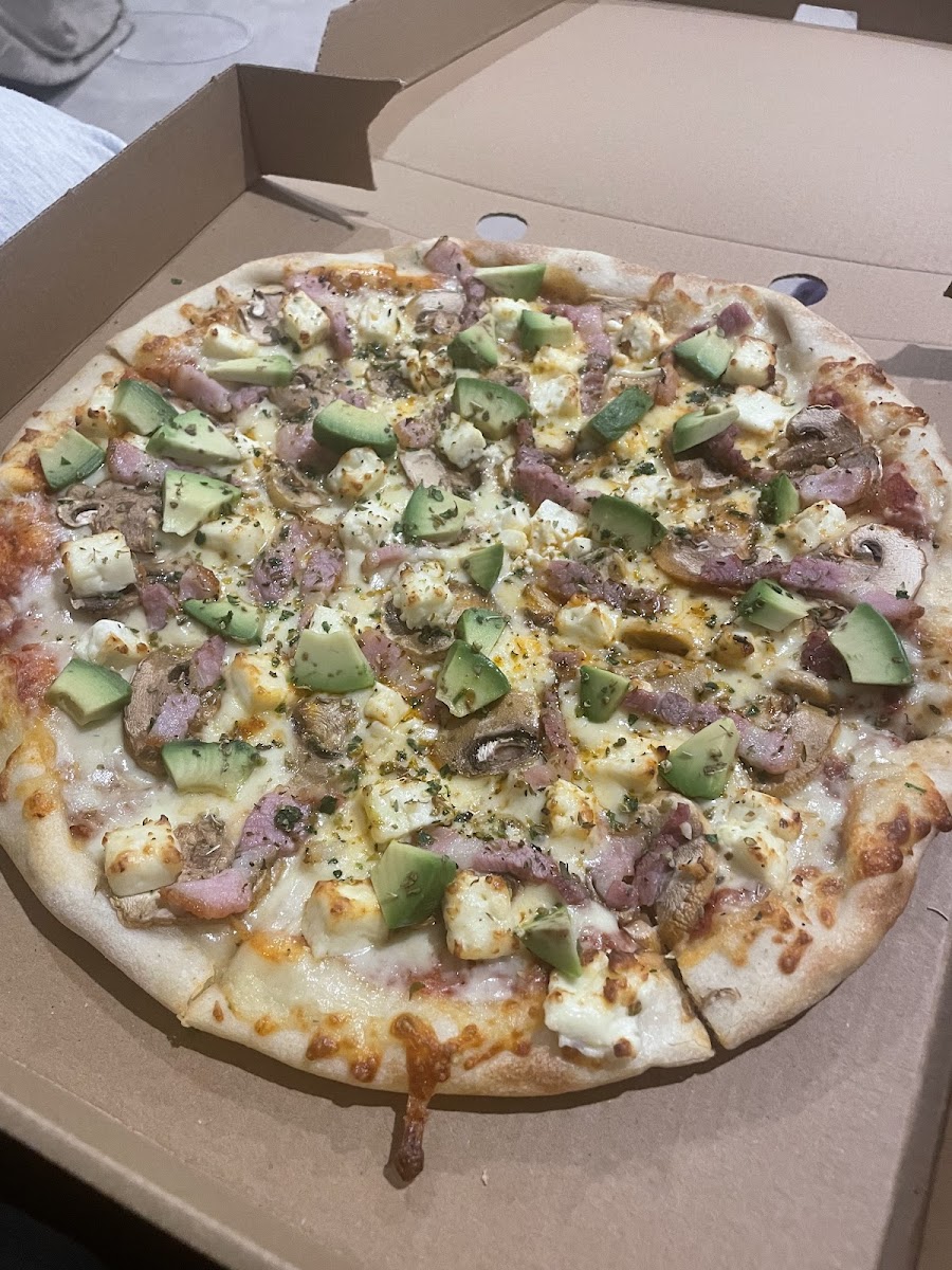 Jaws Pizza - Photo 3