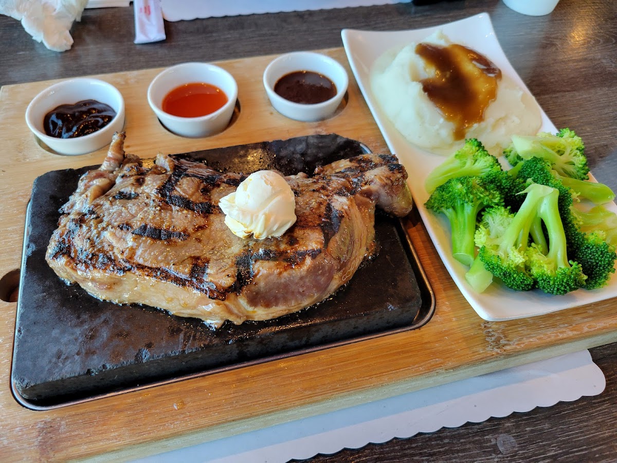 Red Flame Restaurant - Photo 2