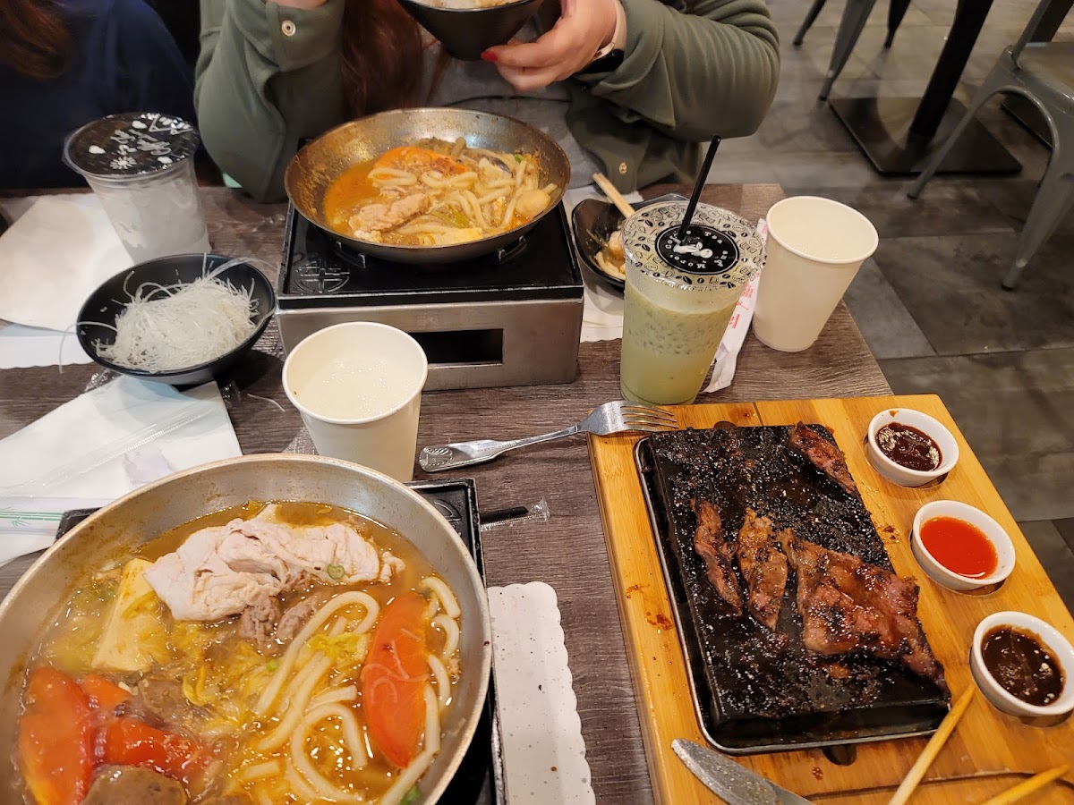 Red Flame Restaurant - Photo 6
