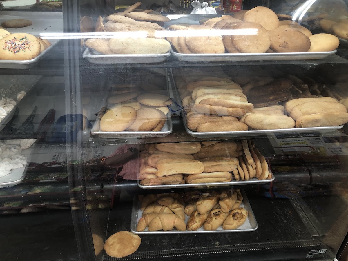 Cafe Chapin Bakery & Restaurant