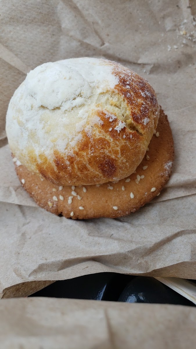 Cafe Chapin Bakery & Restaurant - Photo 9