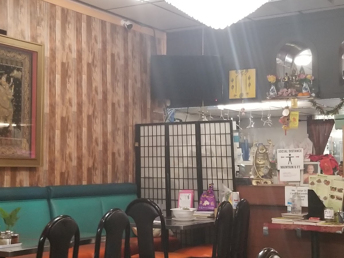 Cafe Chapin Bakery & Restaurant - Photo 3