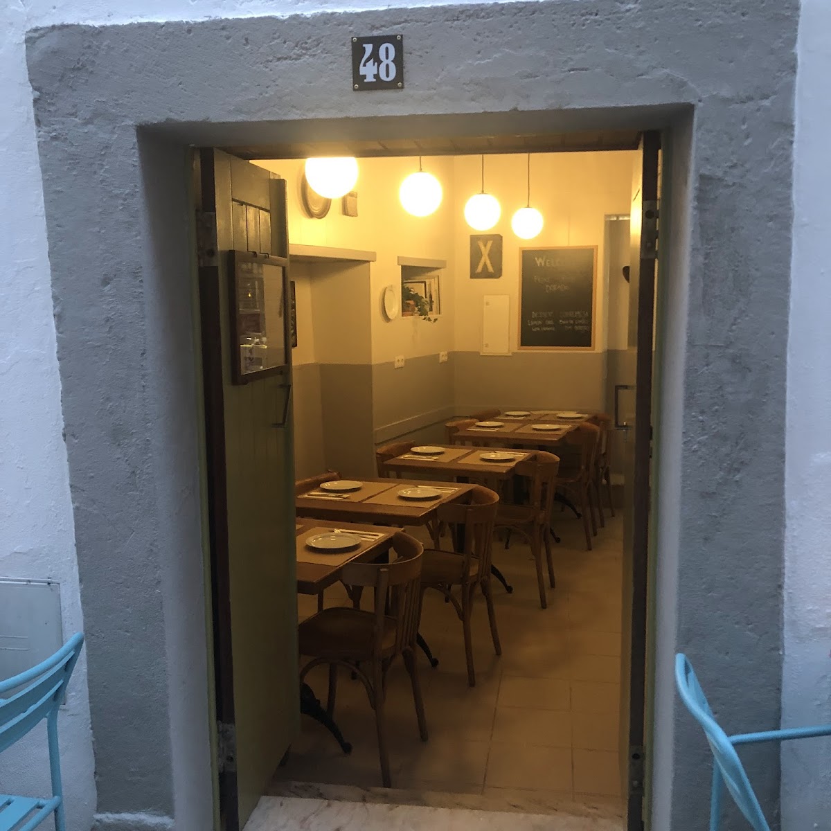 Calma Tavern