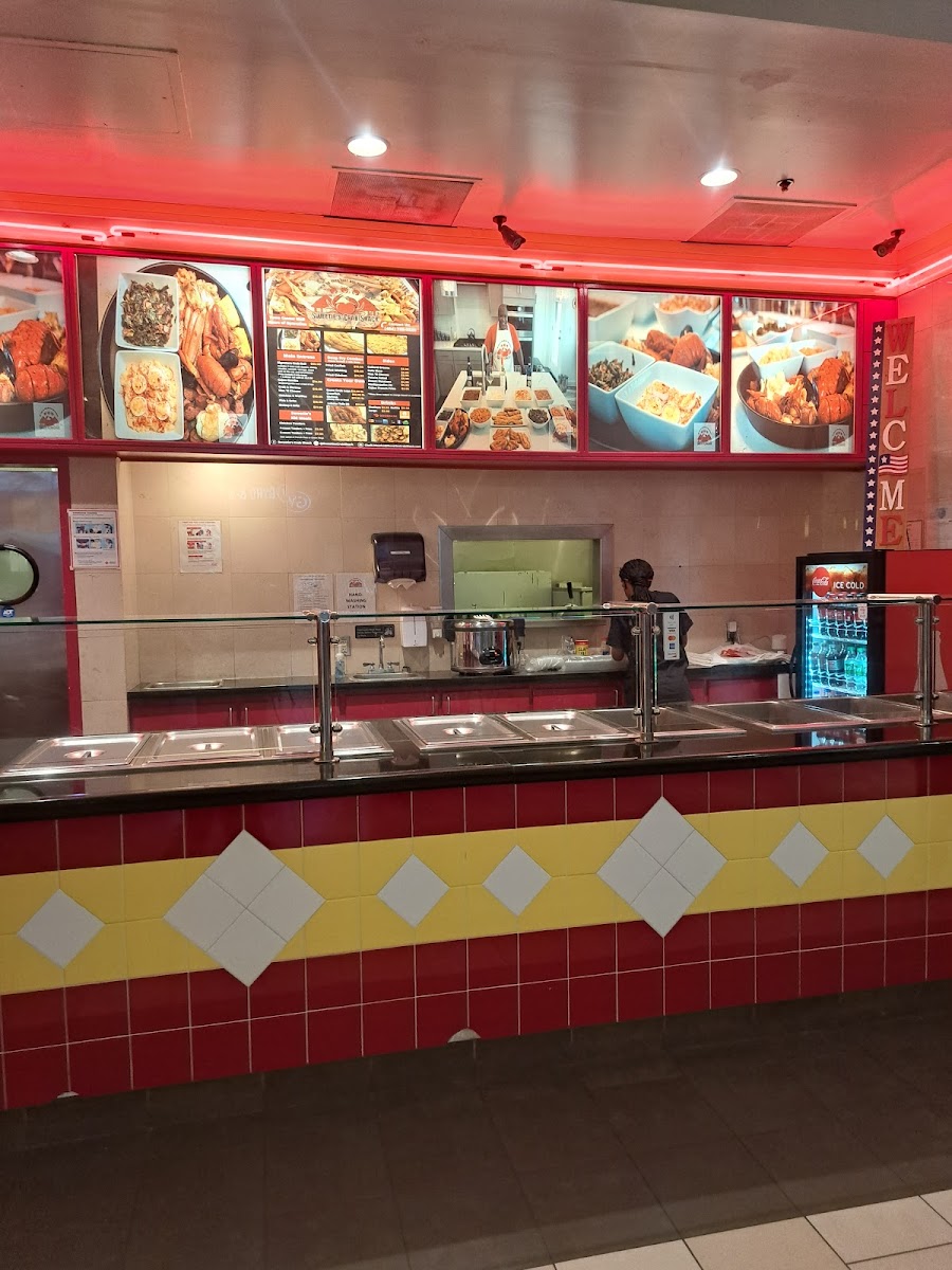 Sweetie's Crab Shack - Photo 9