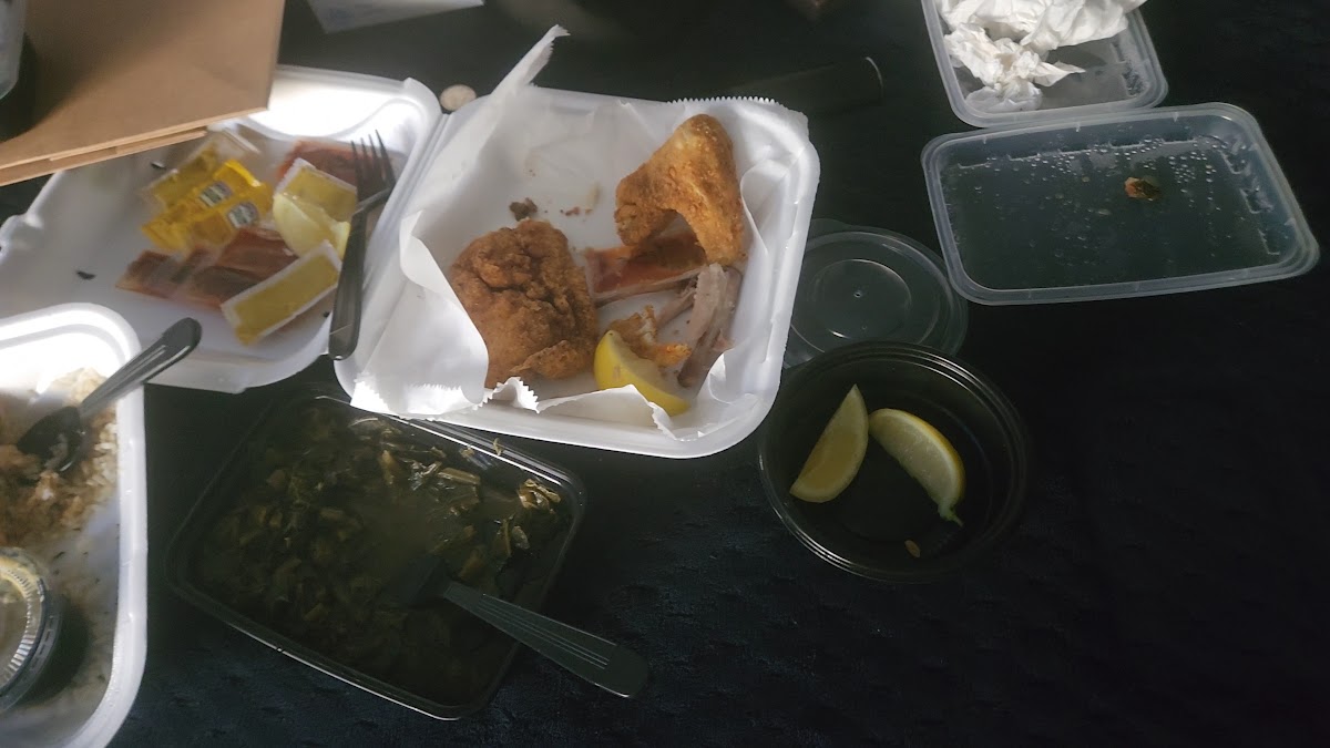 Sweetie's Crab Shack - Photo 1