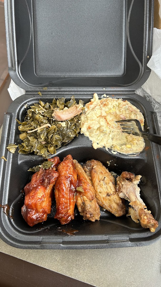 Sweetie's Crab Shack - Photo 4