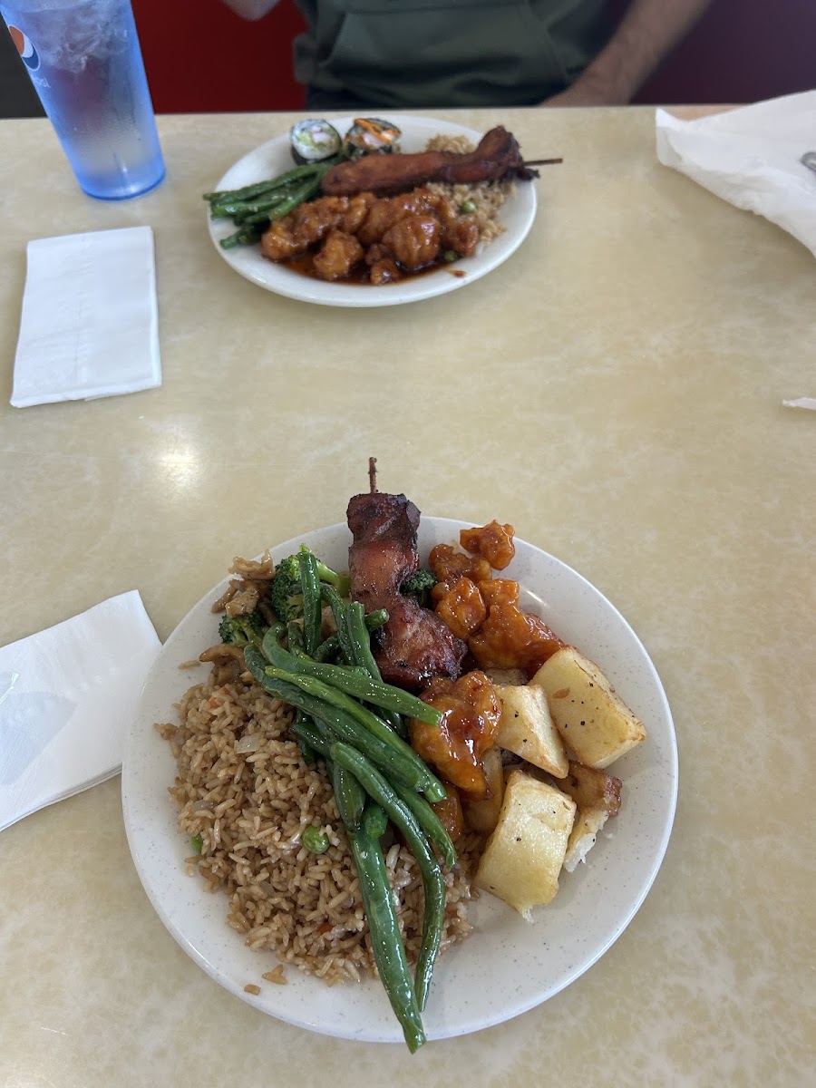 China Buffet and Sushi - Photo 4
