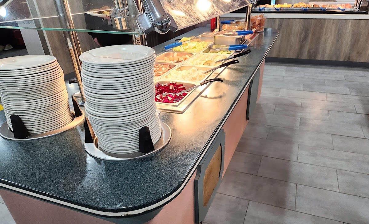 China Buffet and Sushi - Photo 5