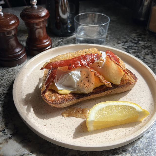 Eggs Benedict