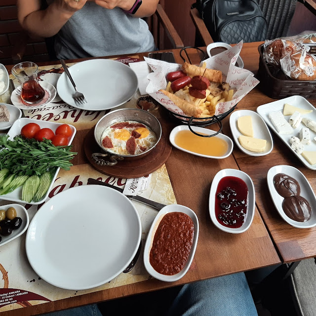 Serpme Kahvaltı