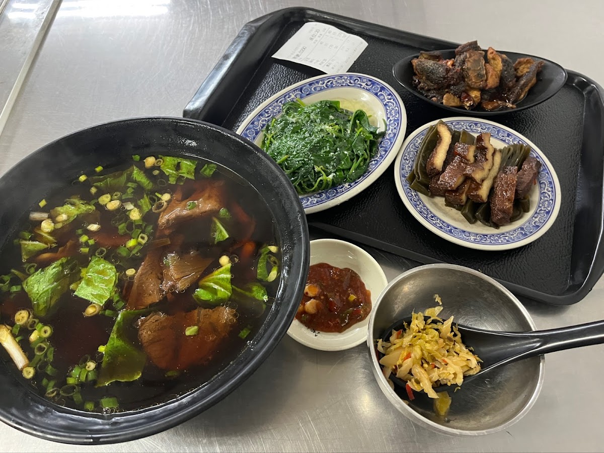 San Niu Beef Noodles - Photo 2