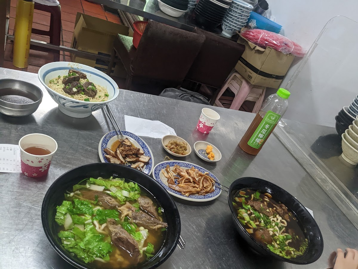 San Niu Beef Noodles - Photo 4